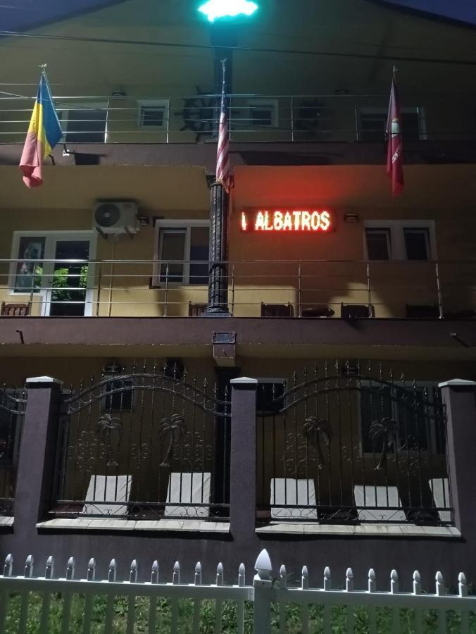 קוסטינסטי Pensiunea Albatros מראה חיצוני תמונה